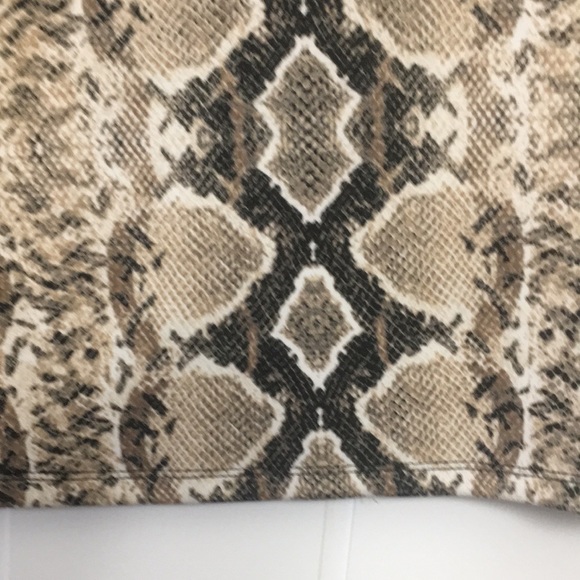 Woman’s snake print top by Streetwear Society large - Picture 5 of 10